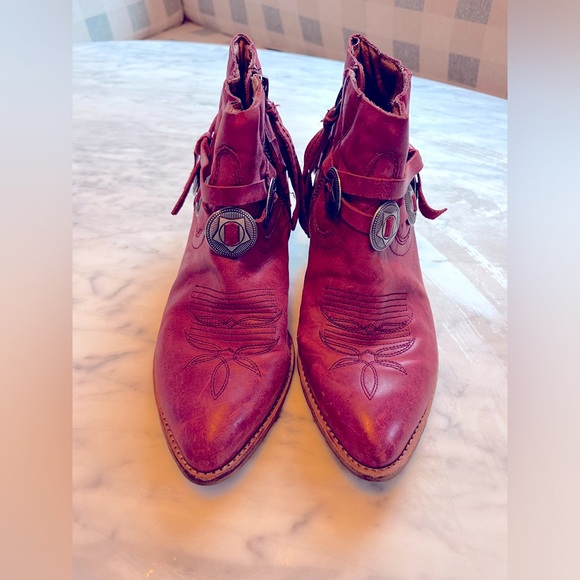 Dolce Vita booties - Picture 1 of 4